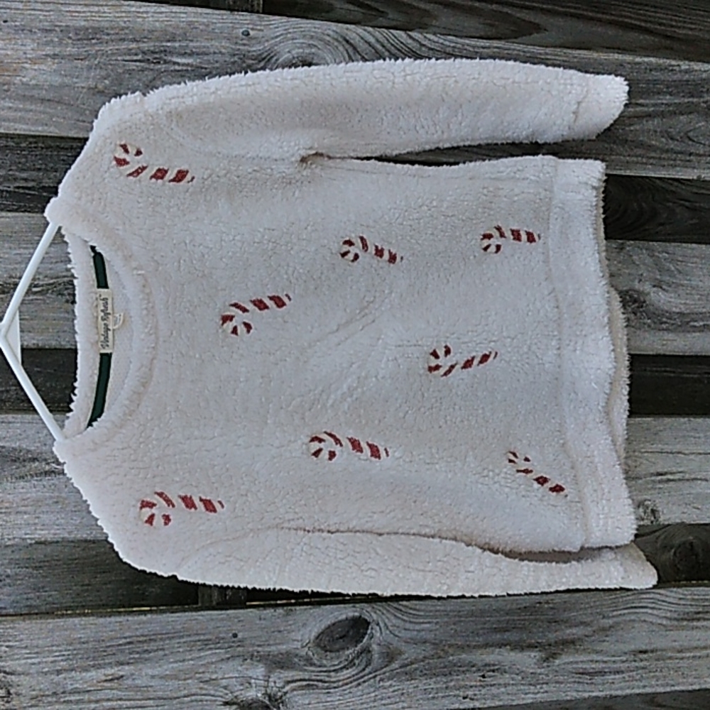 Junior's Christmas lightweight sweater, Size Small